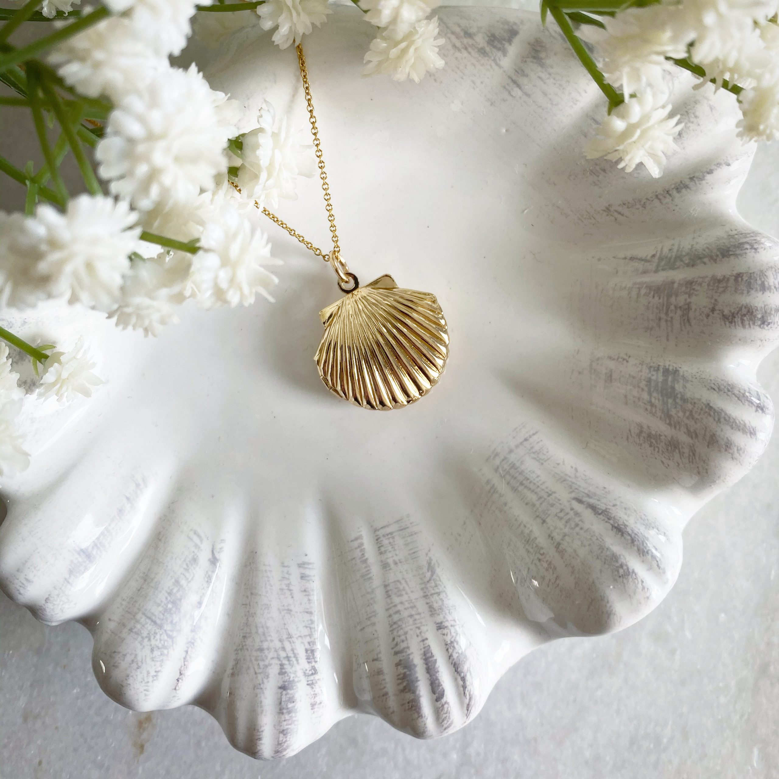 Clemmie Gold Clam Shell Locket