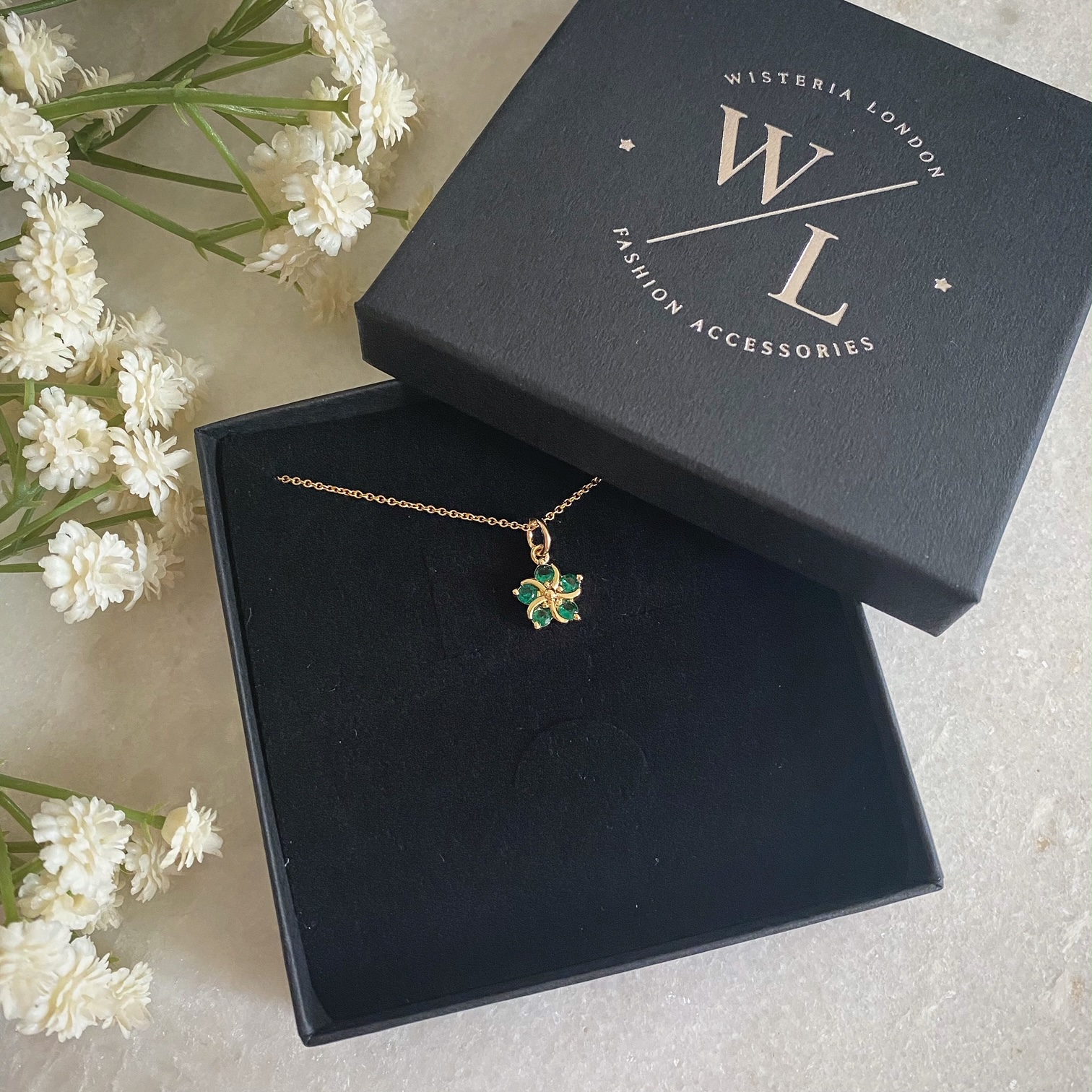 Lila Emerald Green Flower Necklace
